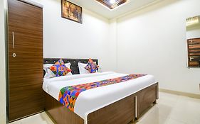 Fabhotel Crown Park